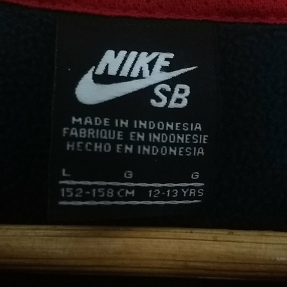 Nike SB Therma-Fit Zip Up Youth size Large - Picture 2 of 2